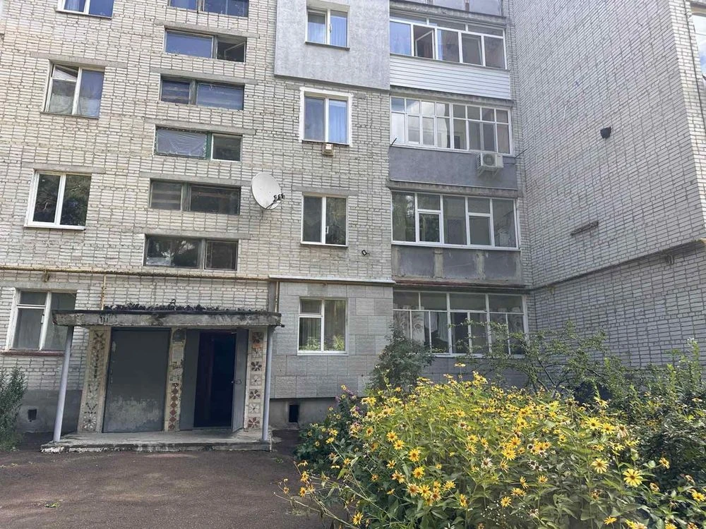 Продати квартиру 3-х кімнатну