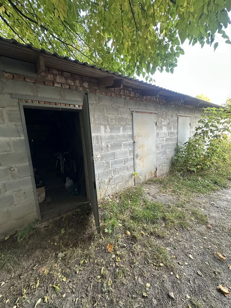 2-кімнатна квартира від власника + меблі, техніка, сарай цег