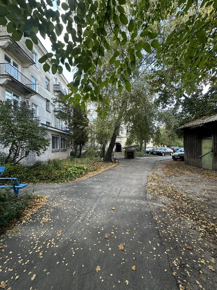 2-кімнатна квартира від власника + меблі, техніка, сарай цег