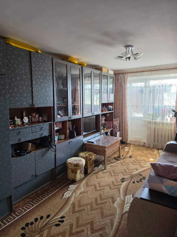 Продам 2-кімнатну квартиру 52 м², 2 поверх, Шостка, Артемівс