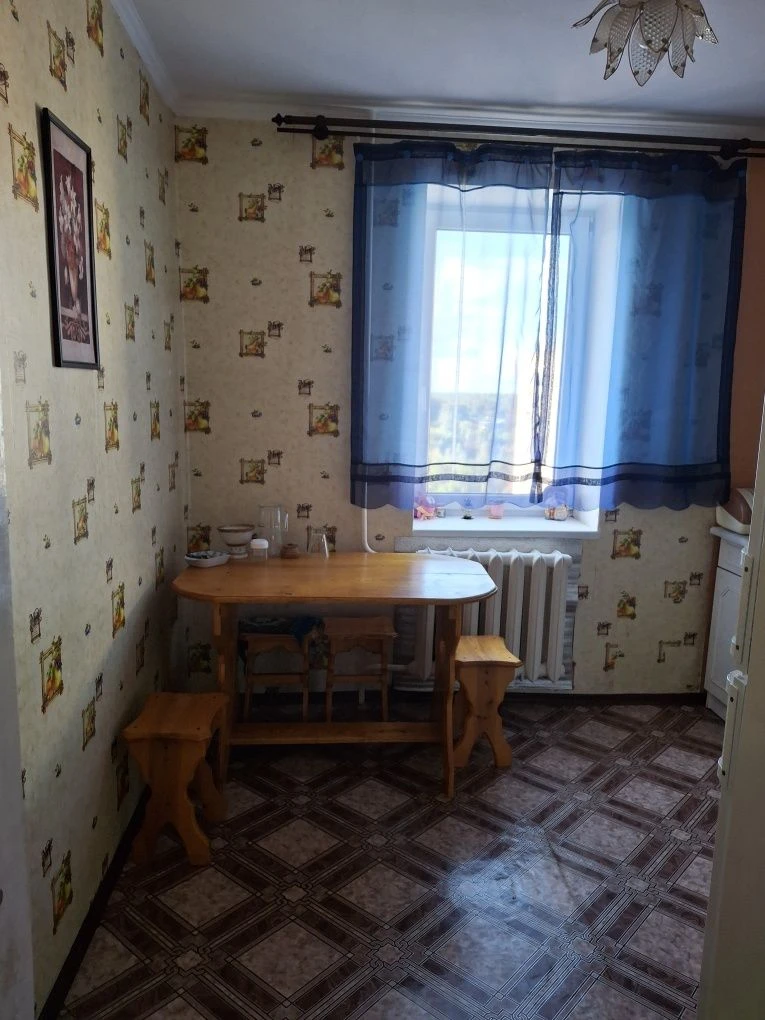 Продам 2 кімнату квартиру  у місті Шостка біля чудового озер