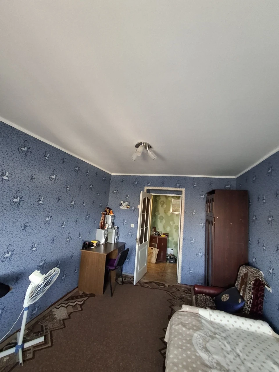 Продам 2 кімнату квартиру  у місті Шостка біля чудового озер