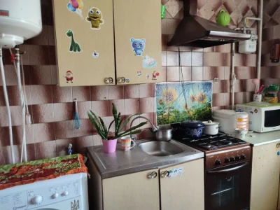 Однокімнатна квартира з великою кухнею