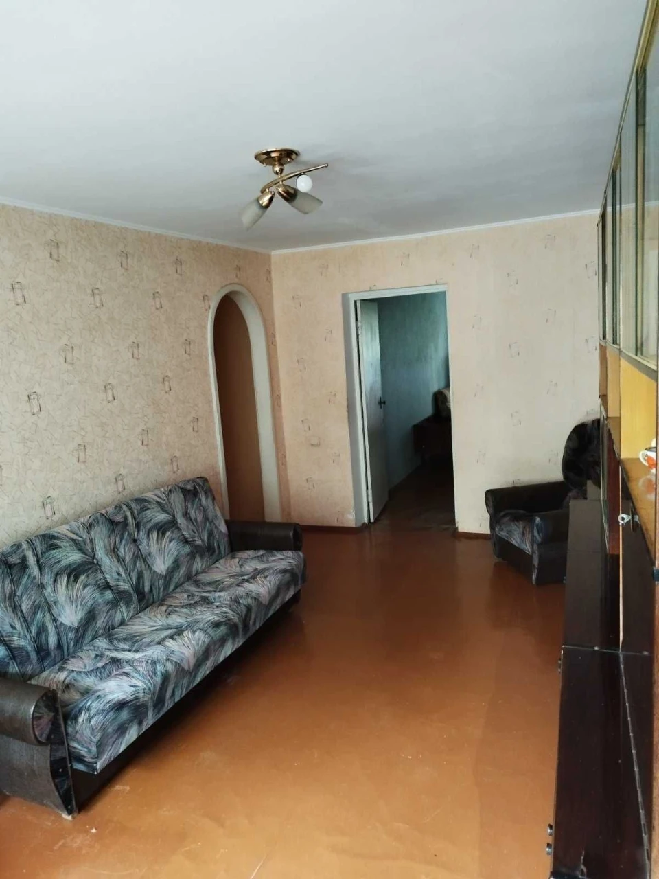 Продам 3-х кімнатну квартиру в м. Шостка