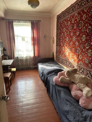 Трьокімнатна квартира по вул. Депутатській