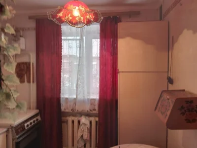 Продам 2-х кімнатну квартиру