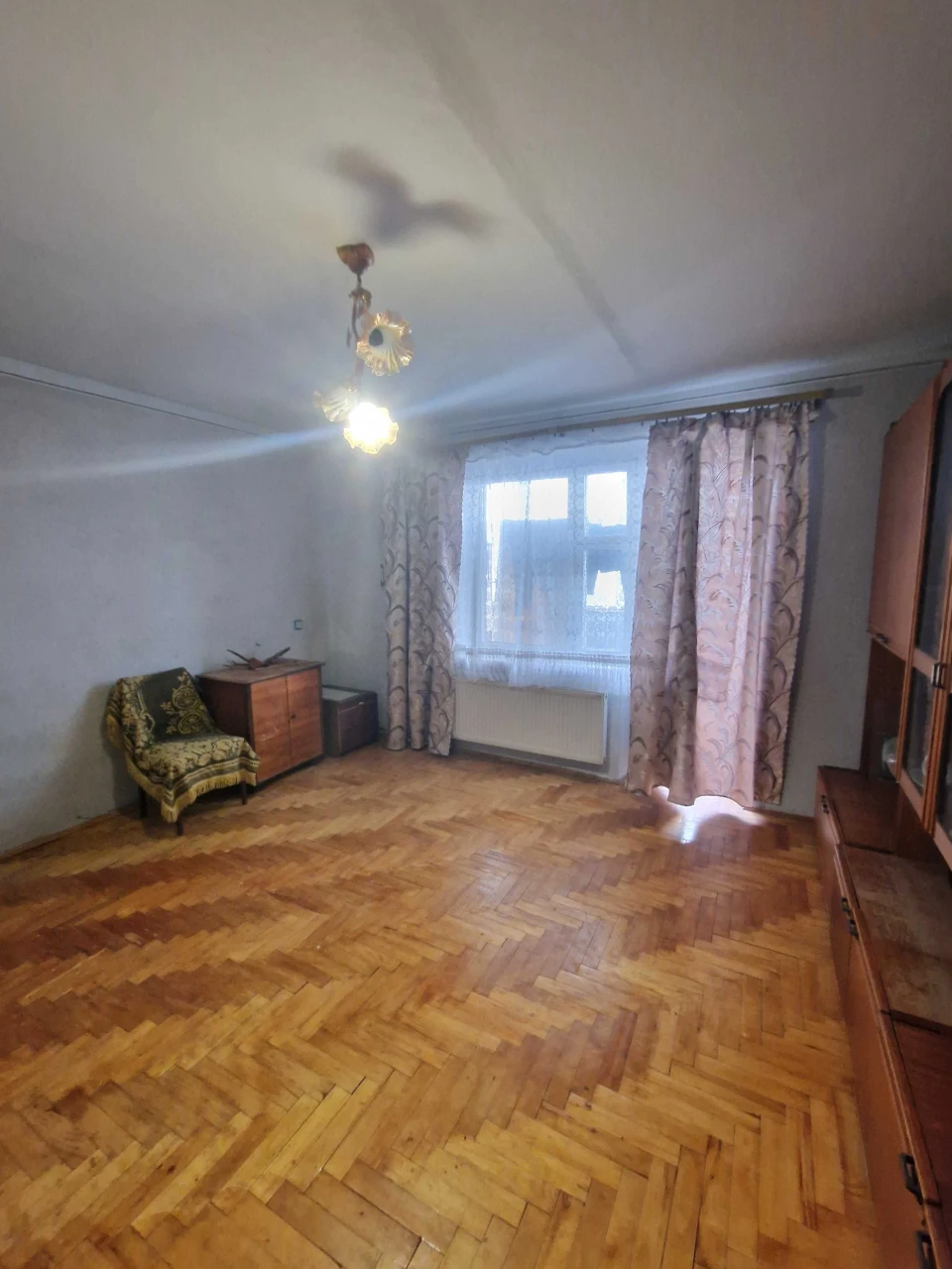 Продаємо 3кімнатну квартиру Бережани