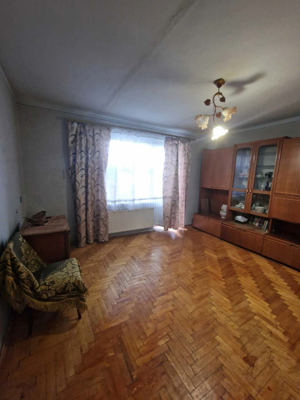 Продаємо 3кімнатну квартиру Бережани