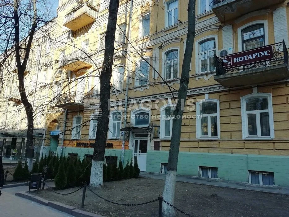Золоті Ворота /Метро Університет Пирогова 5 вікна у двір