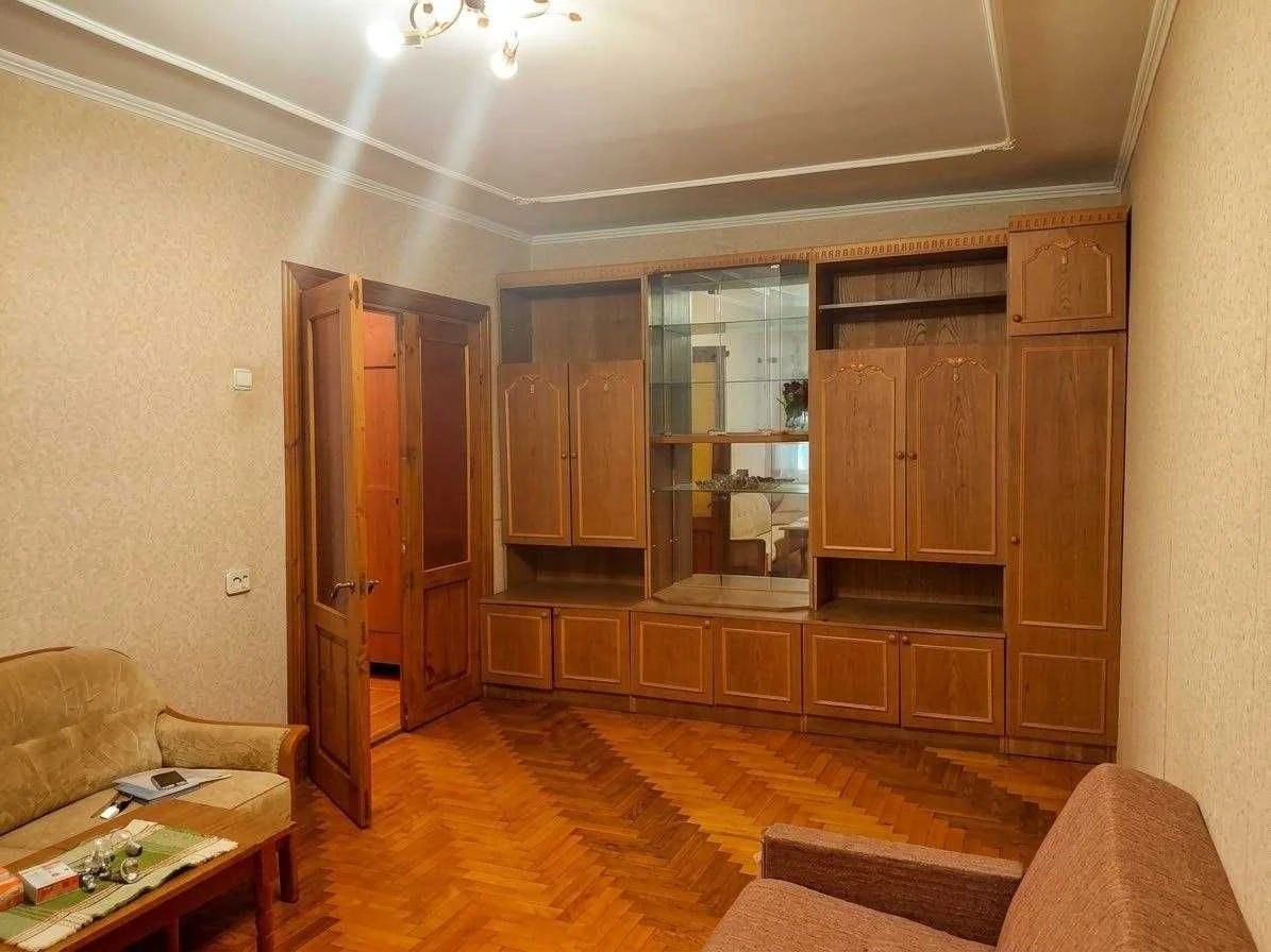 продається квартира площею 90 м.кв. у місті Збараж