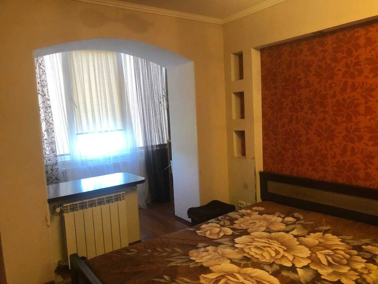 Продається 3-кімнатна квартира з гаражем у місті Збараж