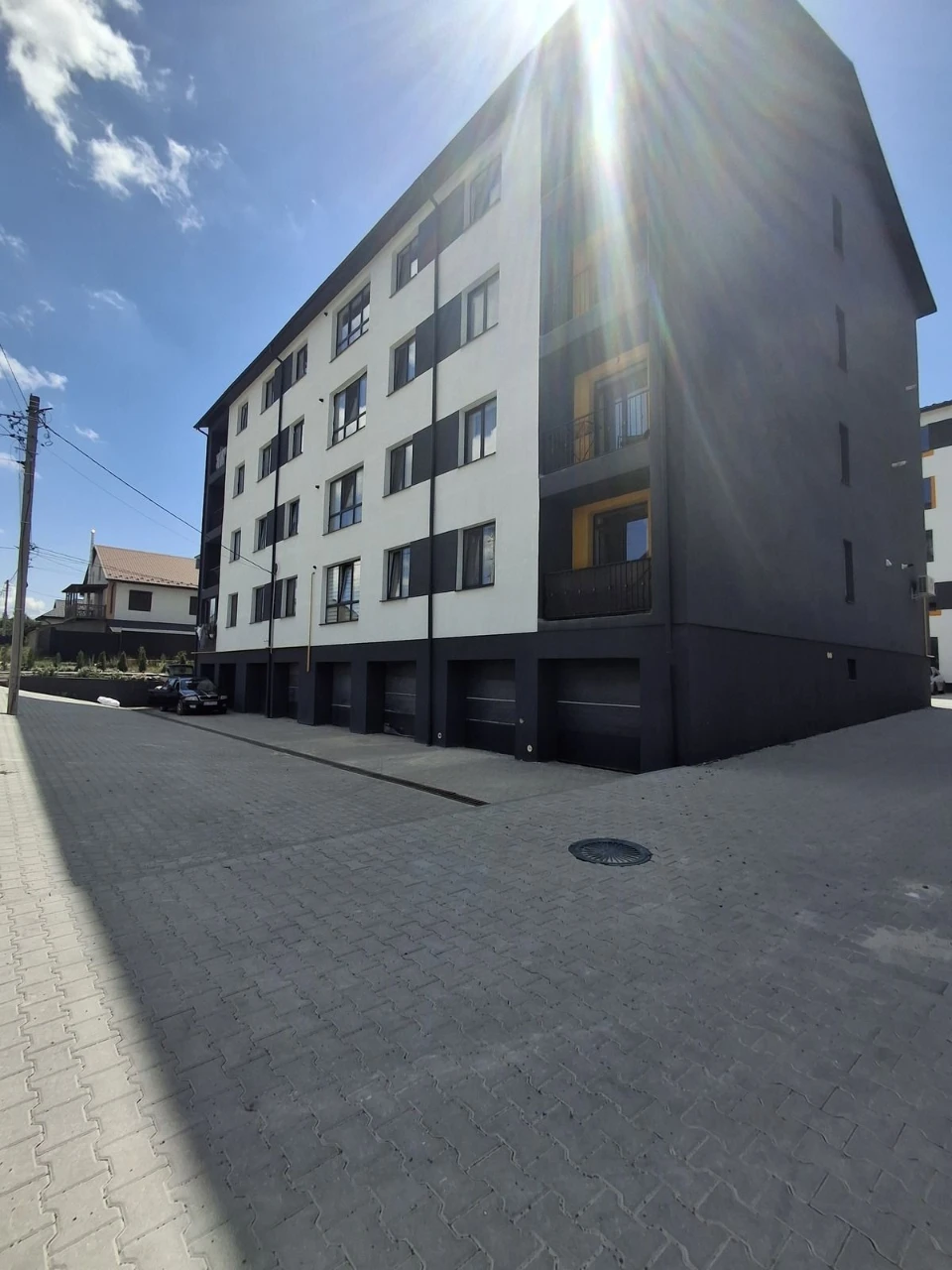 Продаж 2-кімнатної квартири з власним гаражем у м. Кременець