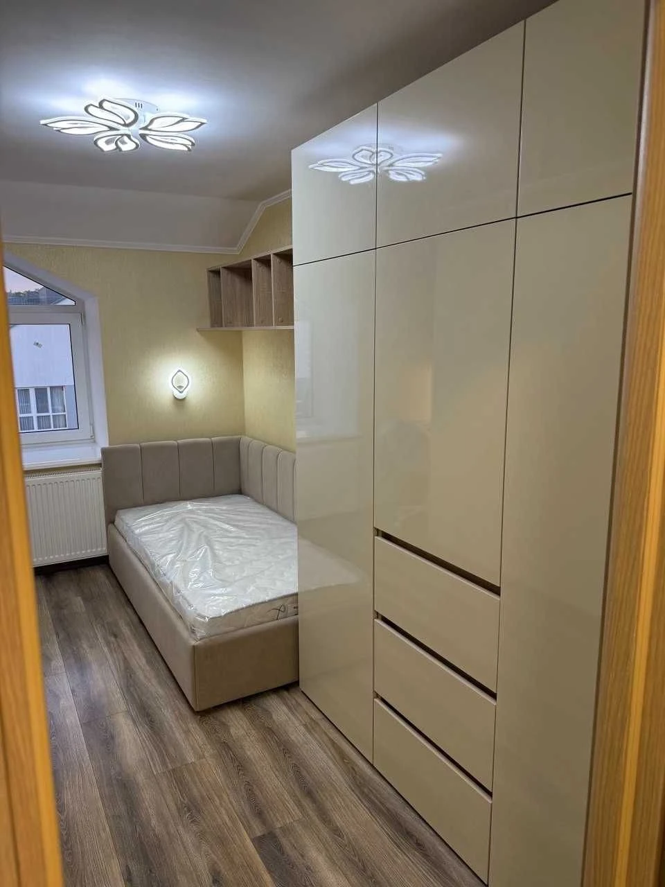 Продається дворівнева квартира