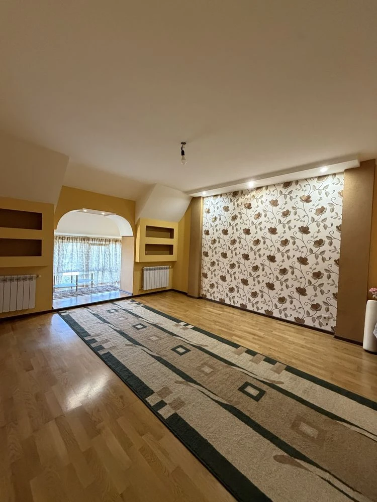 Продаж 3 кімнатної квартири