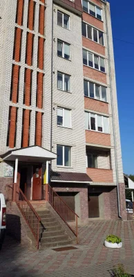 дворівнева сира 3-кімнатна квартира