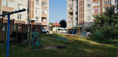 дворівнева сира 3-кімнатна квартира
