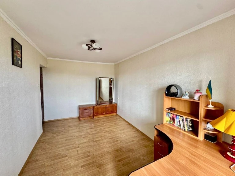 Продається 2 кімнатна квартира, Чортків, вул. Січинського