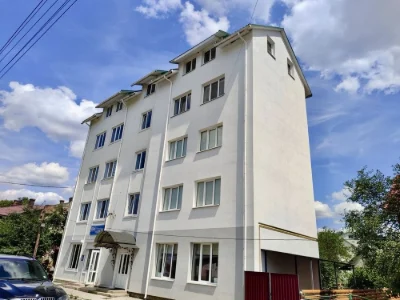 Продається 4-кімнатна 2-рівнева квартира в новобудові . Чорт