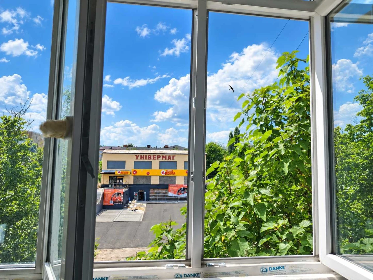 Продам квартиру з індивідуальним опаленням 3 кімнатна 3 пове