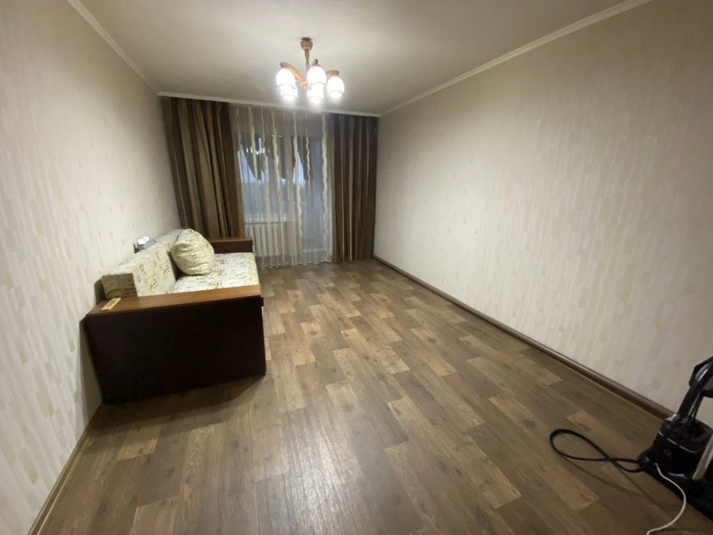 Продам 3-и кімнатну розпашну квартиру, м. Богодухів, район Д