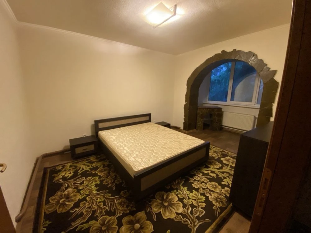 Продам 3-и кімнатну розпашну квартиру, м. Богодухів, район Д