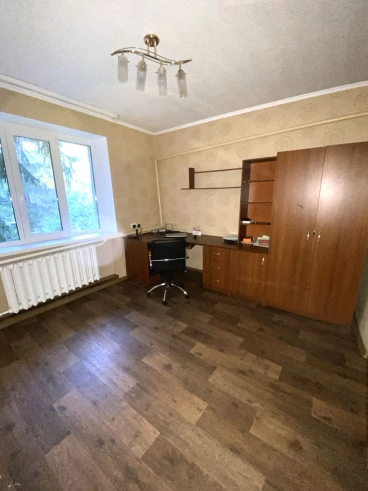 Продам 3-и кімнатну розпашну квартиру, м. Богодухів, район Д