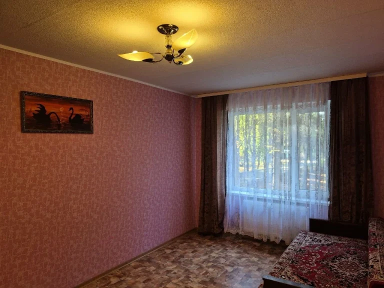 Продам однокімнатну квартиру, без комісії.