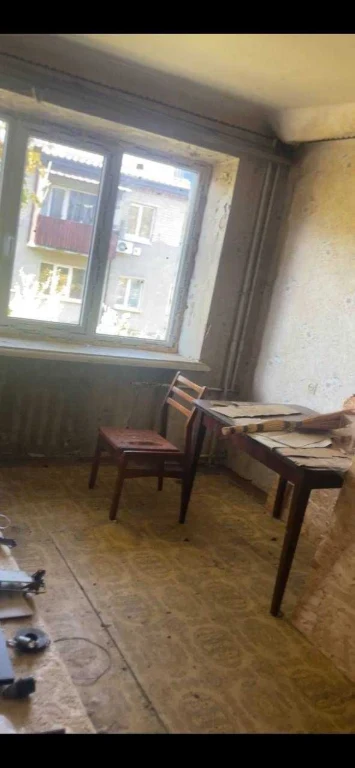Срочно продам 2 х ком квартиру в Дергачах  1/2 эт кирпичный