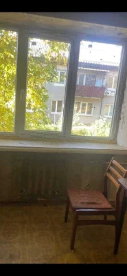 Срочно продам 2 х ком квартиру в Дергачах  1/2 эт кирпичный