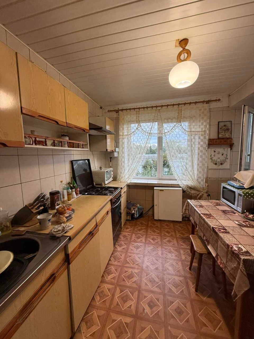 Продаж. 3 кімнатна квартира Дергачах в цегляному будику.