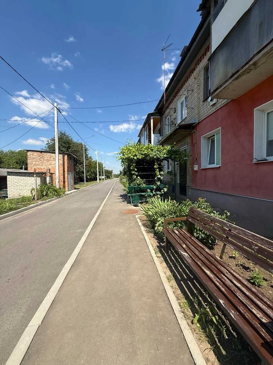 1 к кв на Посьолку з сараєм та погрібом