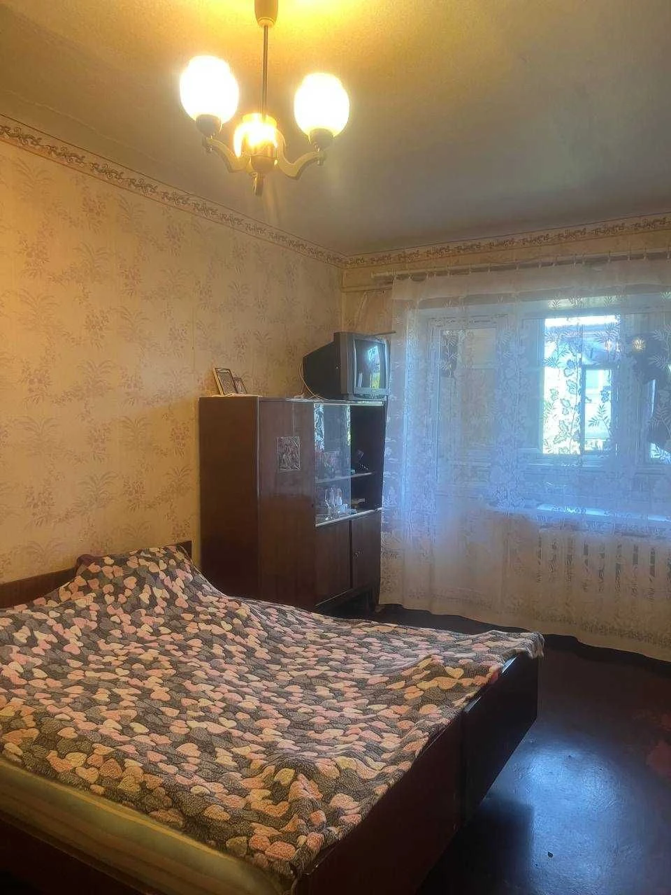 1 к кв на Посьолку з сараєм та погрібом