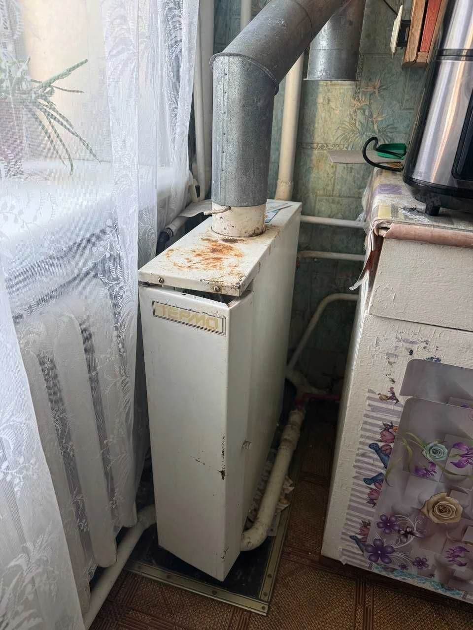 1 к кв на Посьолку з сараєм та погрібом