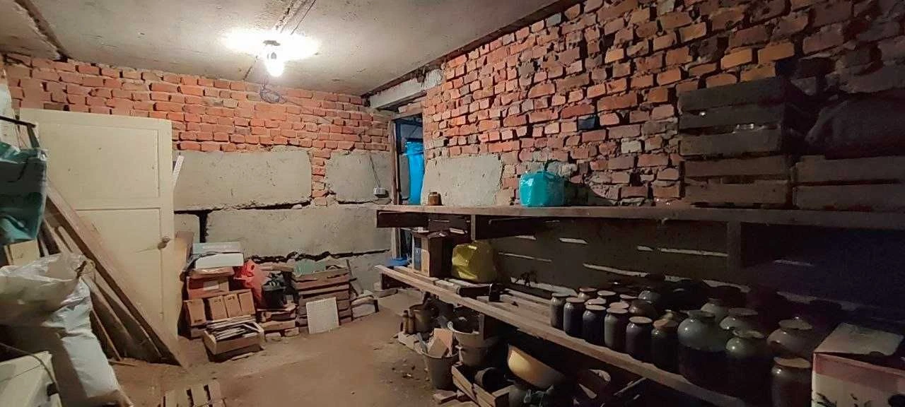 Продам 3х комнатную квартиру улучшенной планировки, в кирпич