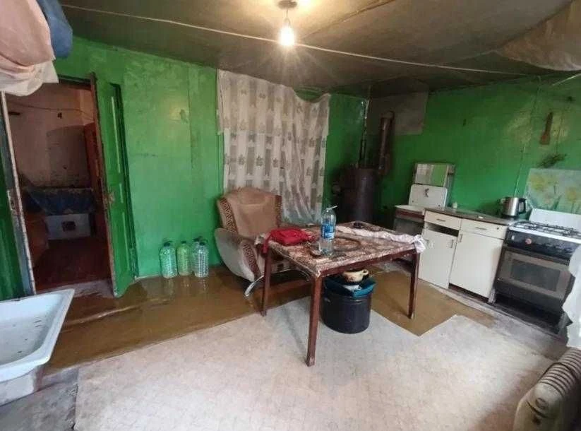 Продам 2-х кімнатну квартиру в Дергачах, р-н центру.