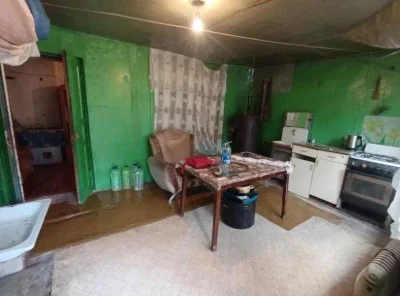 Продам 2-х кімнатну квартиру в Дергачах, р-н центру.
