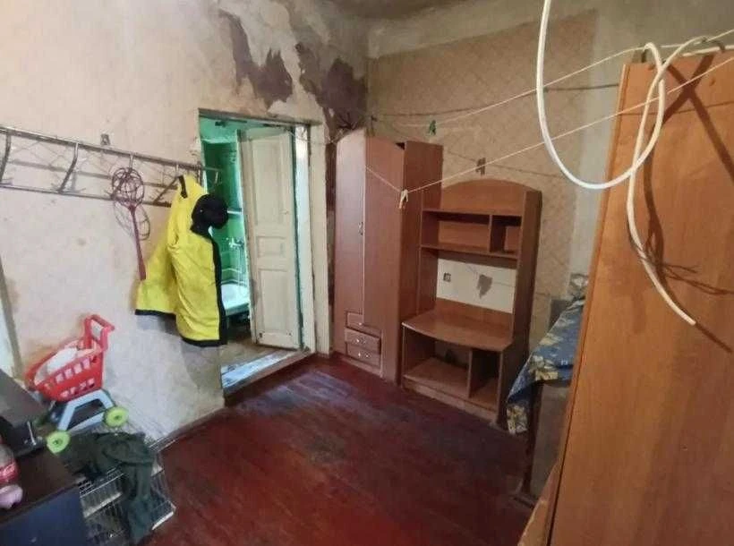 Продам 2-х кімнатну квартиру в Дергачах, р-н центру.