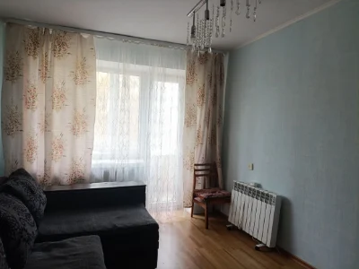 Продам 3-х кімнатну квартиру в місті Зміїв
