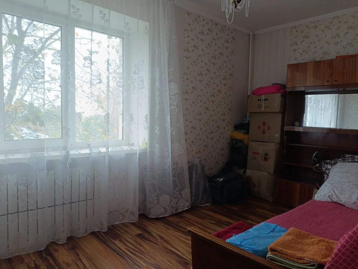 Продам 3-х кімнатну квартиру в місті Зміїв