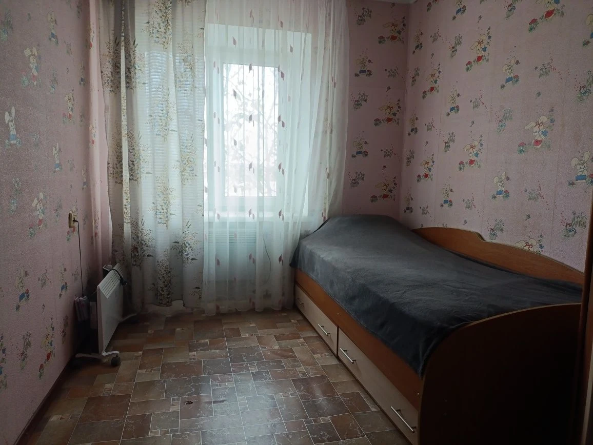 Продам 3-х кімнатну квартиру в місті Зміїв