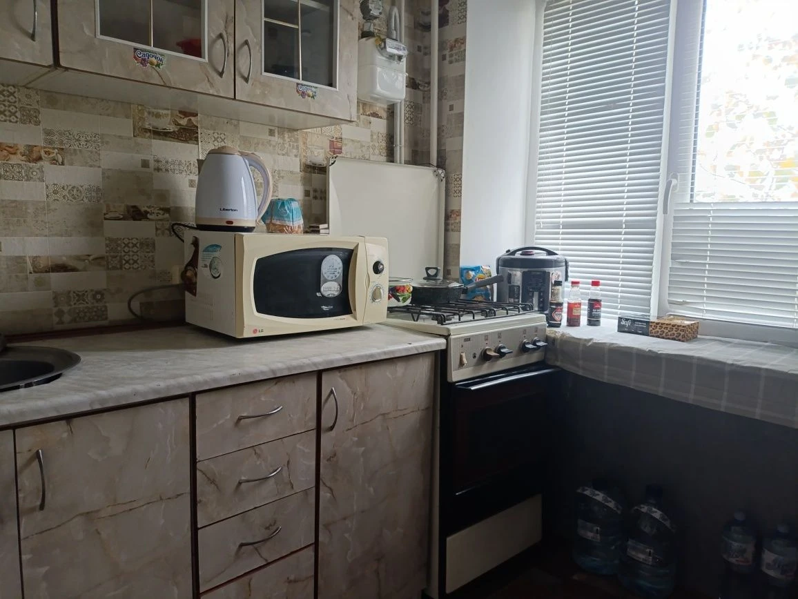 Продам 3-х кімнатну квартиру в місті Зміїв