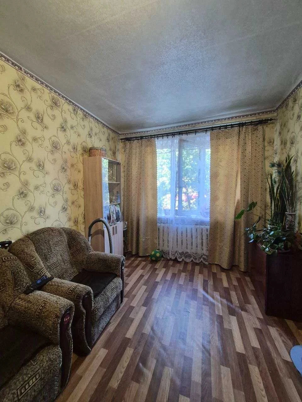 Продається 2-кімнатна квартира, м. Зміїв. Центр