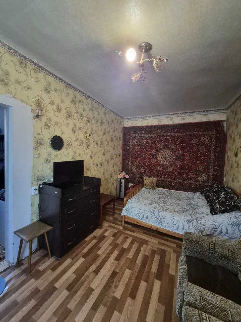 Продається 2-кімнатна квартира, м. Зміїв. Центр