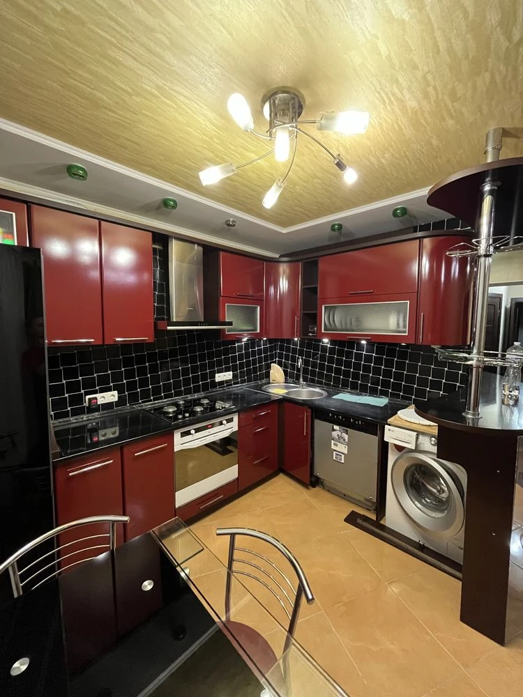 Продам 3-х кімнатну квартиру