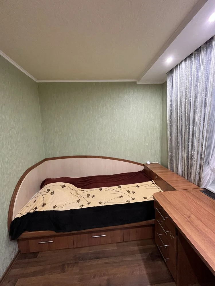 Продам 3-х кімнатну квартиру