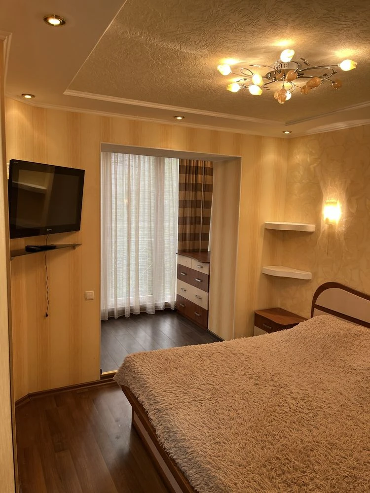 Продам 3-х кімнатну квартиру