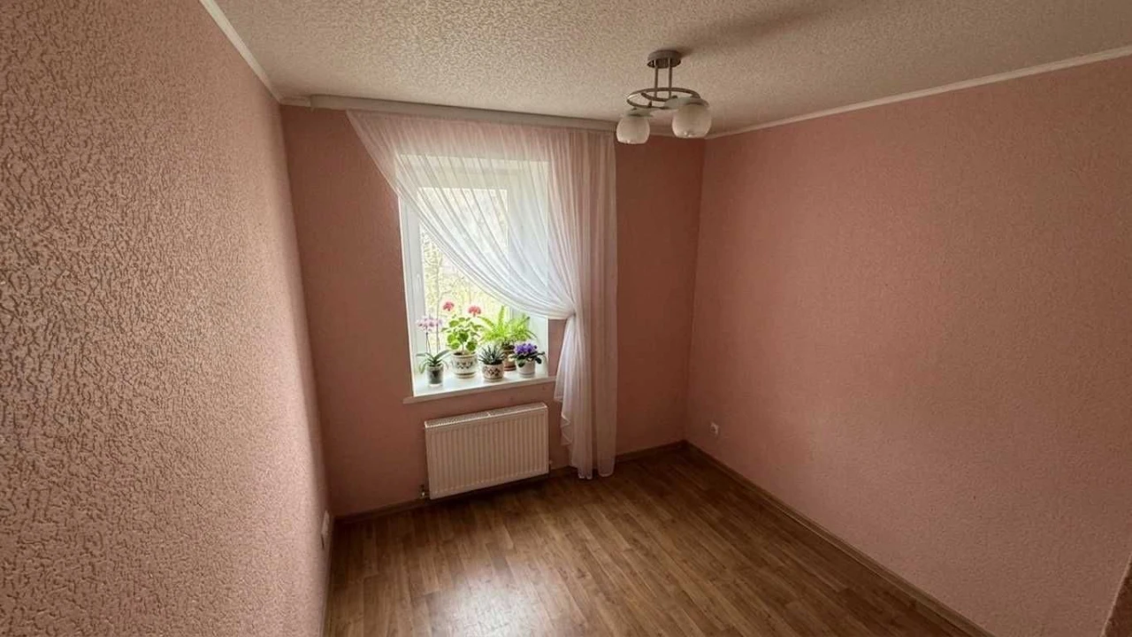 $28 000 ТОРГ 4-кімнатна квартира 69,9 м² • ремонт • автономн