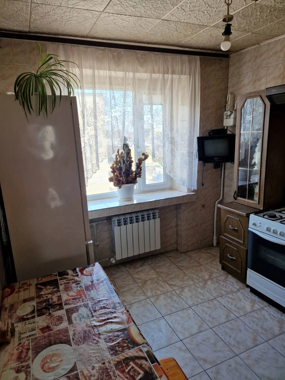 Квартира 3 кімнатна з меблями