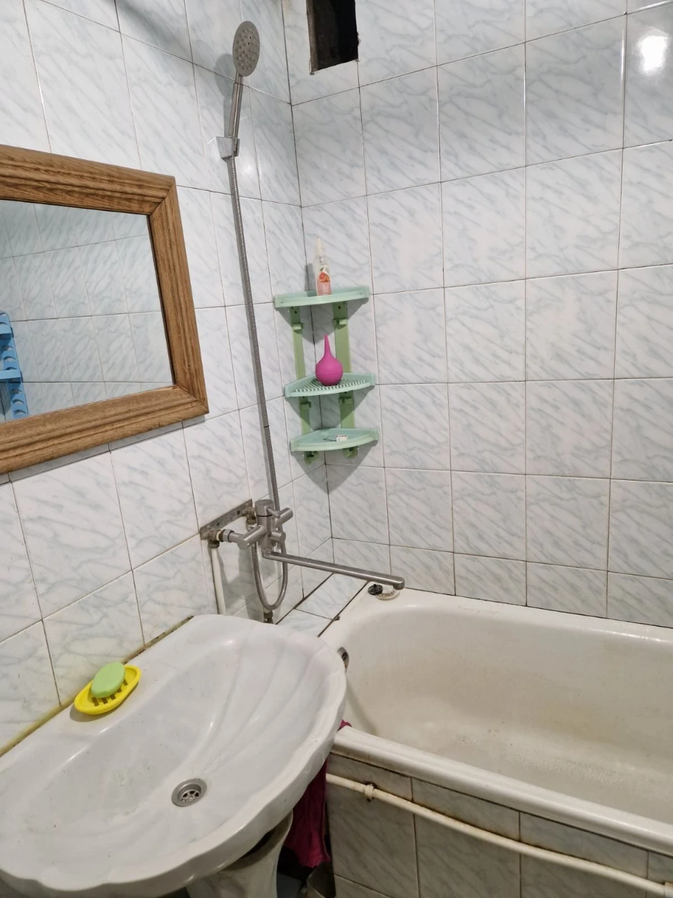 Квартира 3 кімнатна з меблями