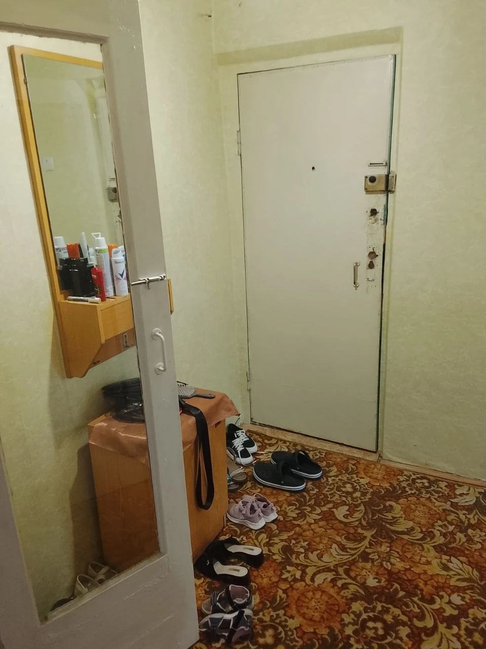 Продам однокомнатную квартиру(жд рынок)
